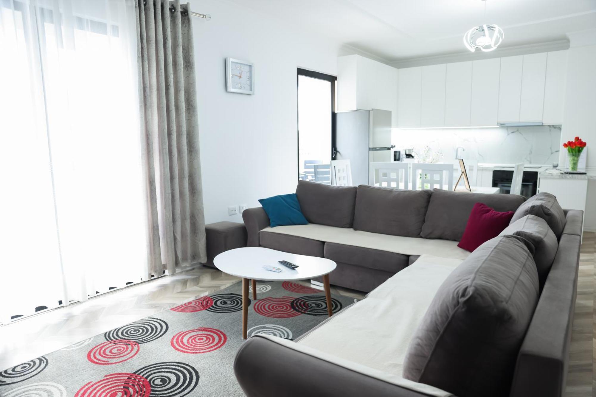 Family Apartment Tirana Bagian luar foto