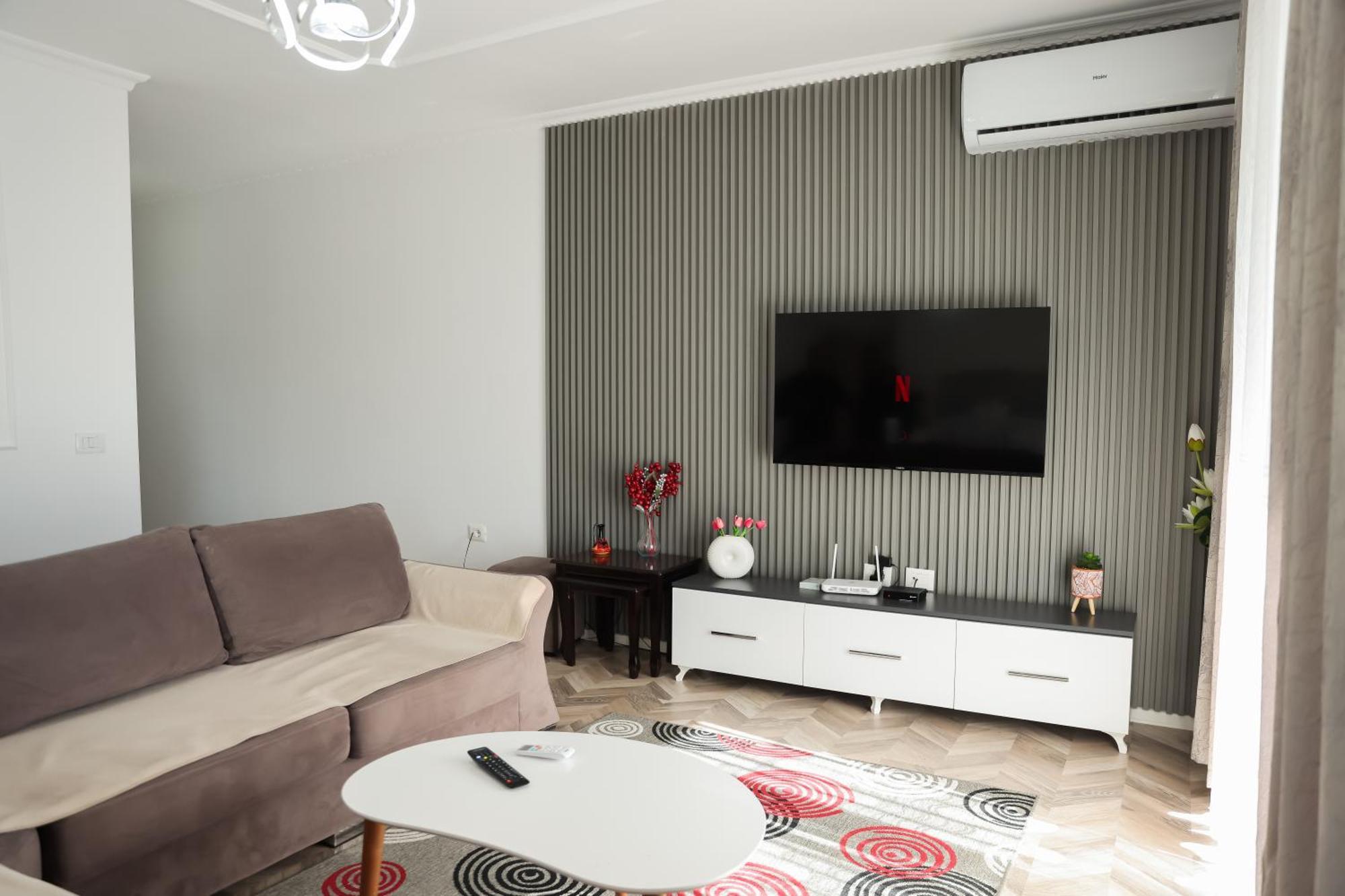 Family Apartment Tirana Bagian luar foto