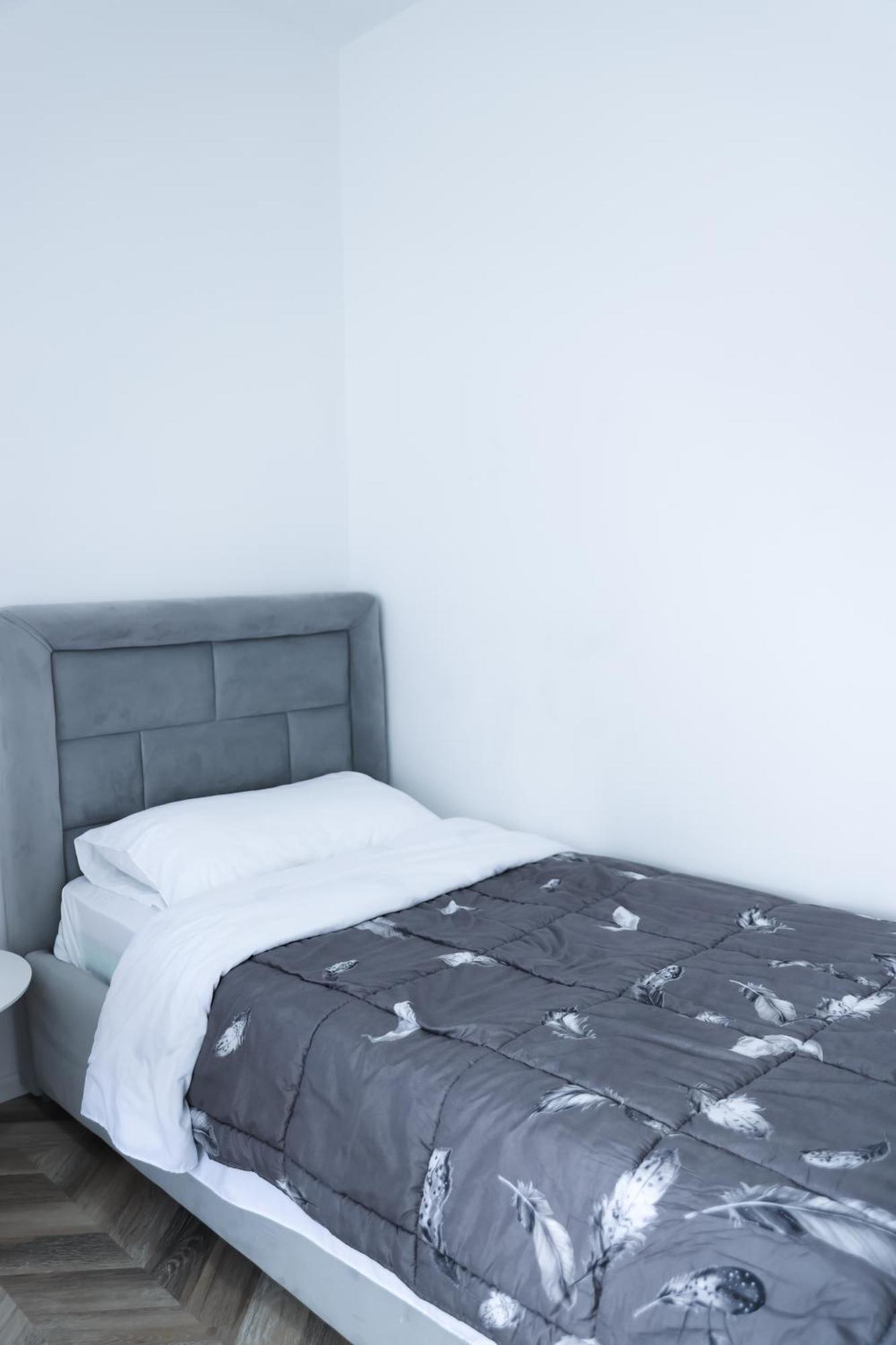 Family Apartment Tirana Bagian luar foto